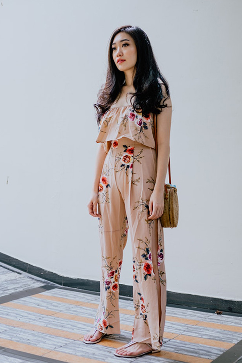 graduation outfit ideas floral jumpsuit