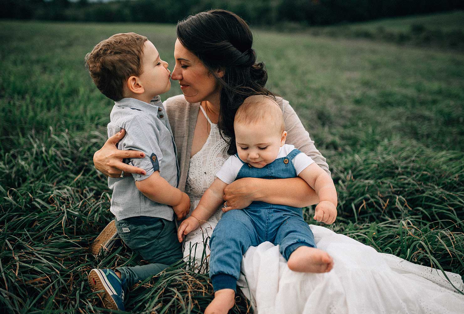 sibling photo ideas mother two sons