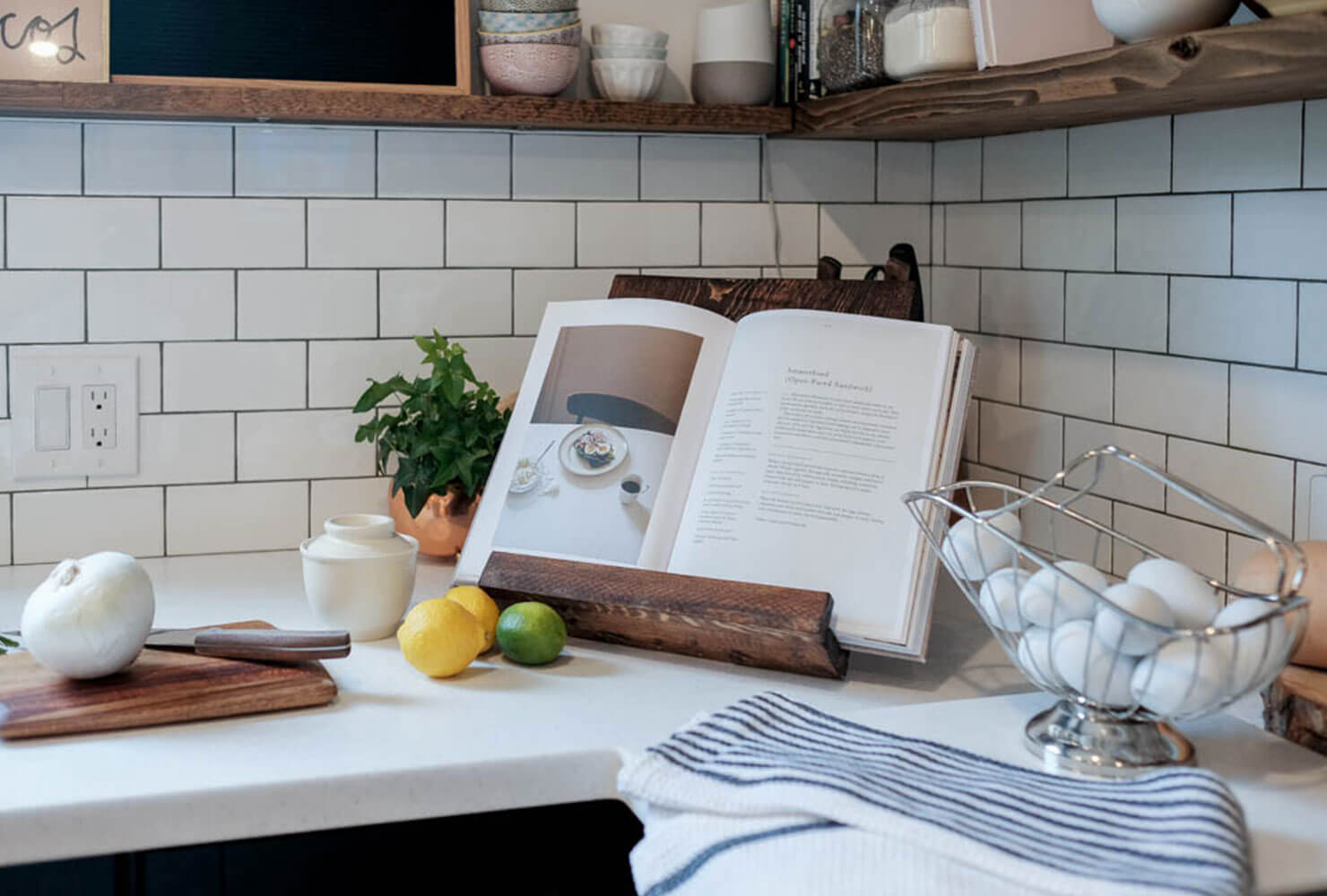 family gift ideas cookbook stand