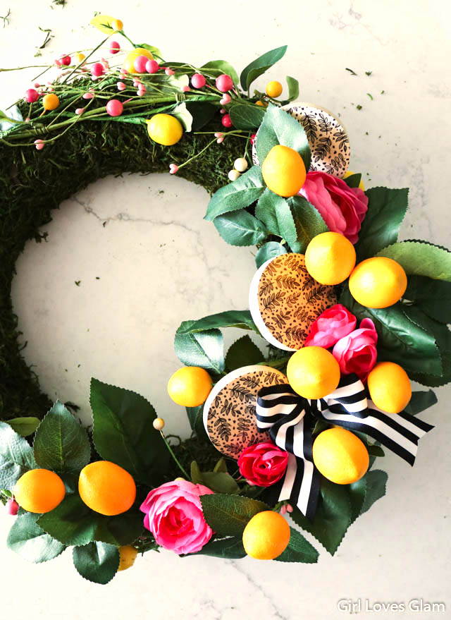 DIY Summer wreath concept.