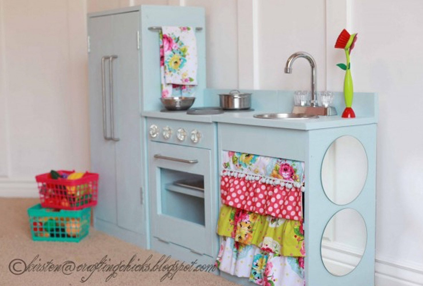 Kitchen play set.